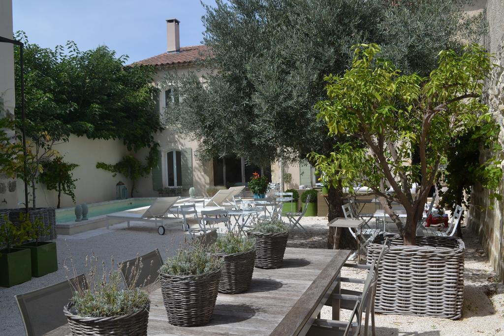Mas A L'Improviste Bed & Breakfast Maillane Exterior photo