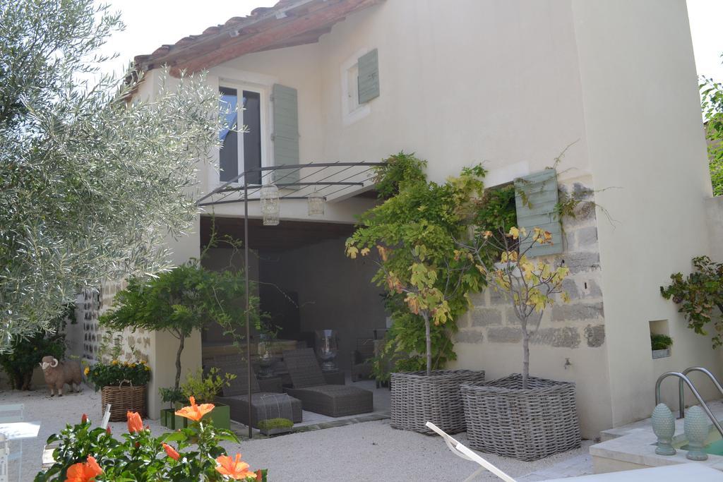 Mas A L'Improviste Bed & Breakfast Maillane Exterior photo