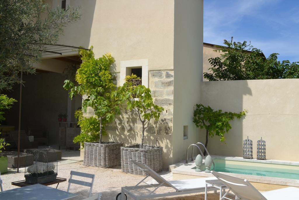 Mas A L'Improviste Bed & Breakfast Maillane Exterior photo