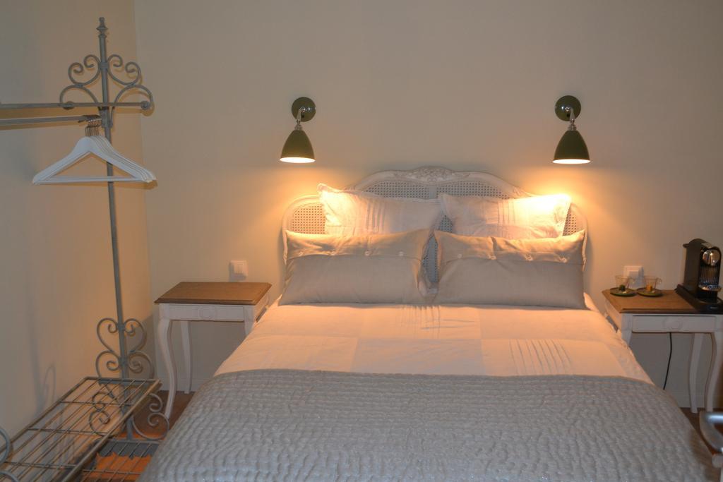 Mas A L'Improviste Bed & Breakfast Maillane Room photo