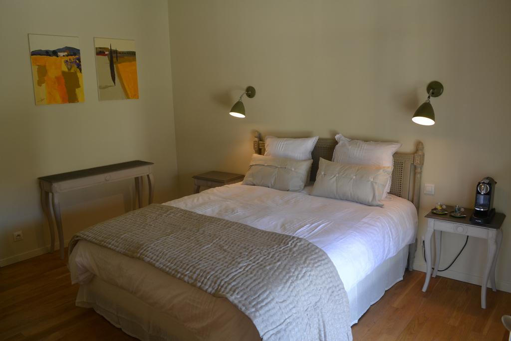 Mas A L'Improviste Bed & Breakfast Maillane Room photo